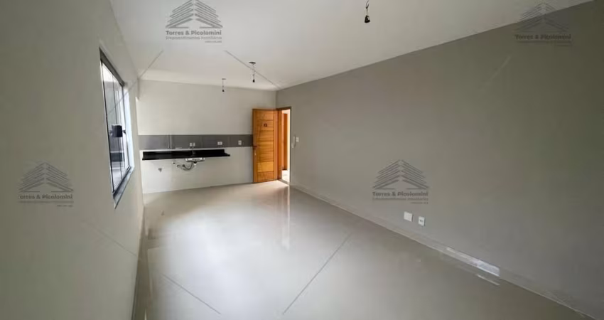 Apartamento a venda com 73,5 m² no Jardim Imperador, com 2 dormitórios, sacada, garagem coberta, cozinha americana, lavandeira, todo em porcelanato