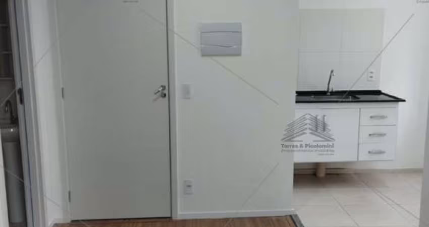 Apartamento Mooca em frente Estação Trem com 2 quartos, sala, Cozinha com gabinete, 1 banheiro com box e armários, lazer com piscina, academia e mais