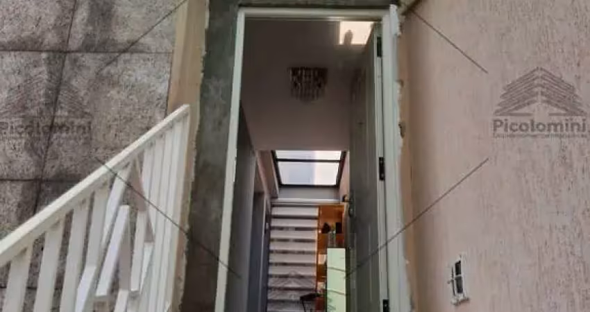 alto da mooca, sobrado alto padrão, 4 quartos, 1 suite, 5 banheiros, 8 vagas,churrasqueira sauna, q. empregada, rico em armarios, local privilegiado.