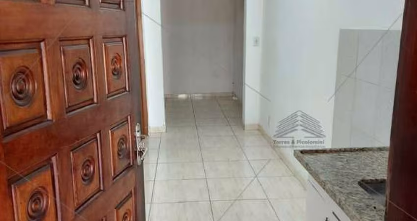 Casa de 80 m² a venda na Vila Prudente, com 2 dormitórios, 1 banheiro, cozinha americana, lavanderia, área de serviço, quintal