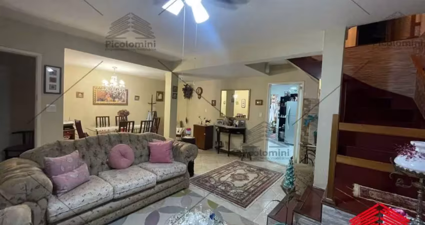 Sobrado a venda no Parque da Mooca, travessa da Rua Chamantá com 200 m², 3 dormitórios (1 suíte master), 2 vagas, quintal arborizado, hidromassagem.