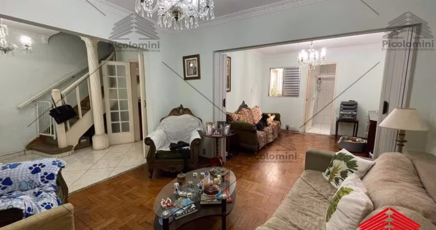 Casa sobrado a venda na Mooca, próximo ao Largo São Rafael, 4 dormitórios, cozinha, lavanderia, garagem quintal grande, área de 180 m²