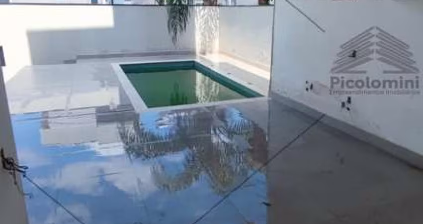 Sobrado Condomínio Fechado Cotia-SP, 297 metros, 3 quartos, 1 suíte, sala ampla, 4 banheiros, 9 vagas de garagem, Piscina privativa, espaço gourmet