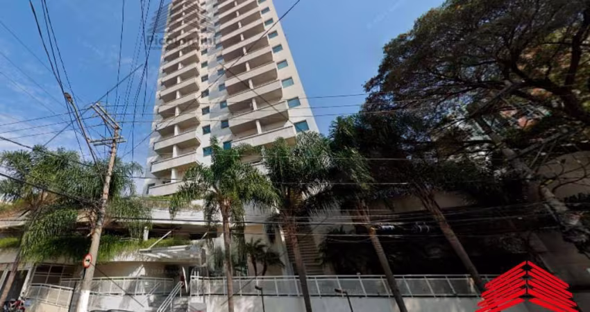 Linda Sala Comercial com varanda a venda no Ipiranga, Rua Bom Pastor, 32,45 m2, 1 vaga, a 400 metros do metro Sacomã. Mobiliada. Porteira fechada.