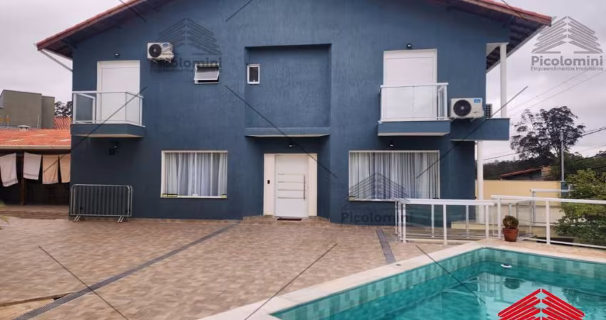 Casa, alto padrão próximo ao Parque do Carmo, móveis planejados, piscina aquecida, área gourmet, energia solar, ar condicionado, aquecedor central.