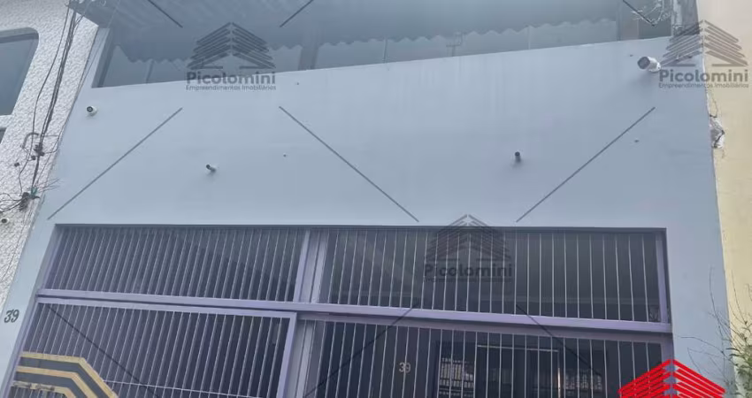 Casa a venda em rua sem saída na Vila Matias/Formosa com 155 metros, 02 quartos, sala, cozinha e banheiro, quintal com Laje para construir!