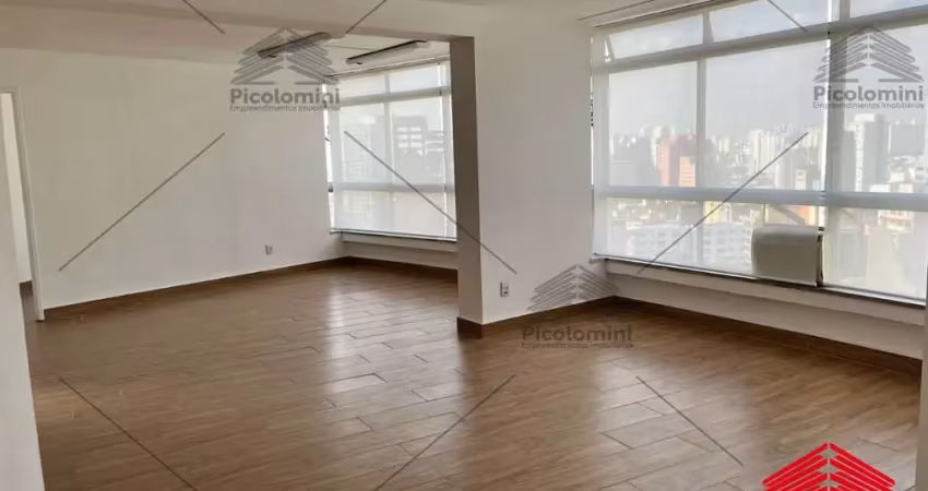 Sala comercial para locação no Brás de 190m², 2 banheiros, cozinha, vista privilegiada para a cidade, ideal para diversos tipos de negócios