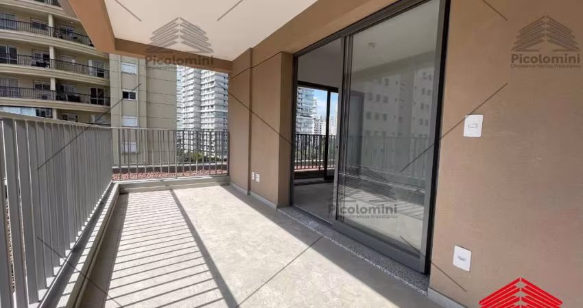 Loft Novinho na Vila Nova Conceição com 39m2, localização privilegiada, varanda ampla, condomínio completo