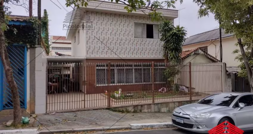 Imperdível! Casa à venda em São Paulo-SP, Mooca. 4 quartos, 1 suíte, 2 salas, 2 banheiros, 5 vagas de garagem, 255 m².