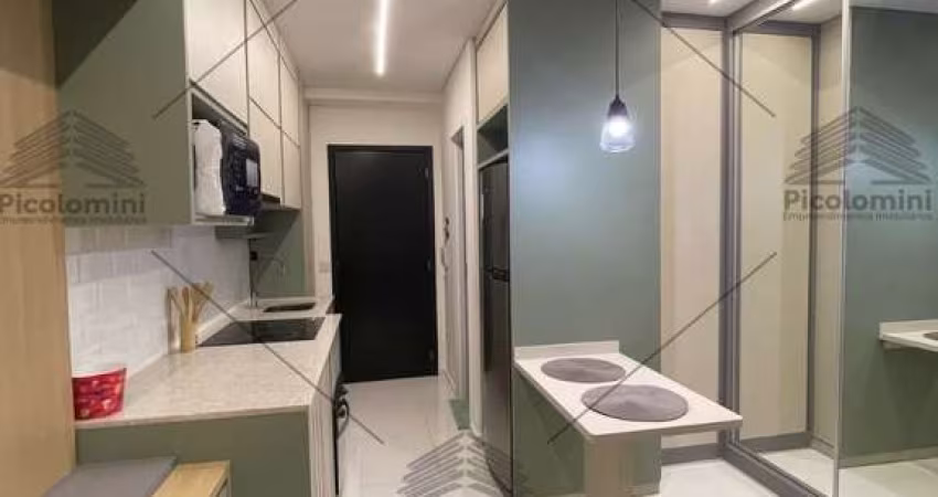 Studio para locação, 30 m², Tatuapé, ao lado do metro carrão, Mobiliado, andar alto,sacada envidraçada.
