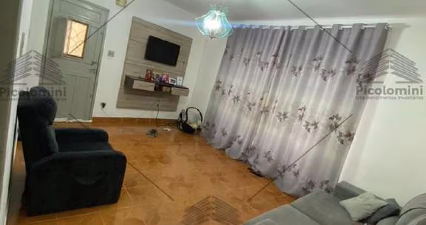 Casa Térrea na jardim quarto centenário com amplo terreno para investimento, 3 dormitórios, próximo ao Parque do Carmo