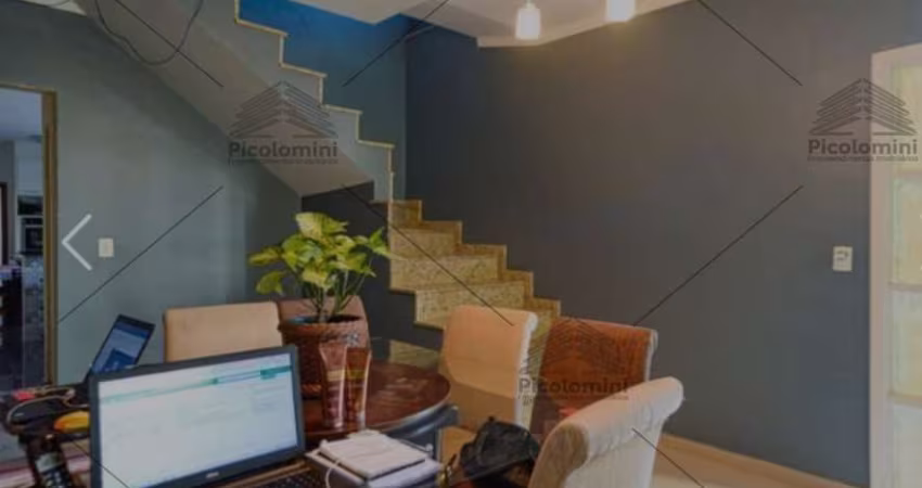 Imperdível casa de 4 quartos e 2 suítes na Vila Prudente,  292m², 1 sala, 4 banheiros e 2 vagas de garagem!
