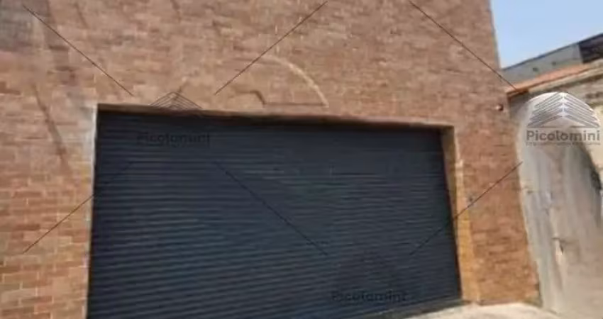 Galpão na mooca, reformado 240 m², sendo 8 metros de frente por 30 de fundos, pé direito 6 metros, 2 banheiros, próximo à av. paes de barros