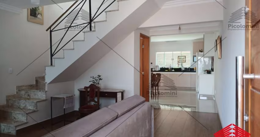 Sobrado na Mooca, 3 quartos, 2 suíte, sala de estar, lavabo, 4 banheiros, edícula com banheiro, churrasqueira, 8 vagas, próximo à Av. Paes de Barros