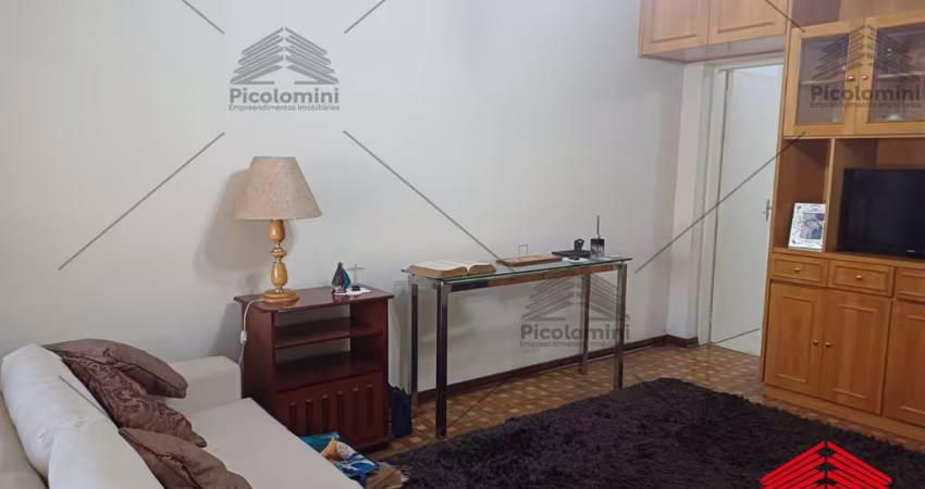 Sobrado a venda na Mooca, com edicula, 3 dormitórios, 2 vagas, quintal com edicula com dormitório, cozinha e banheiro