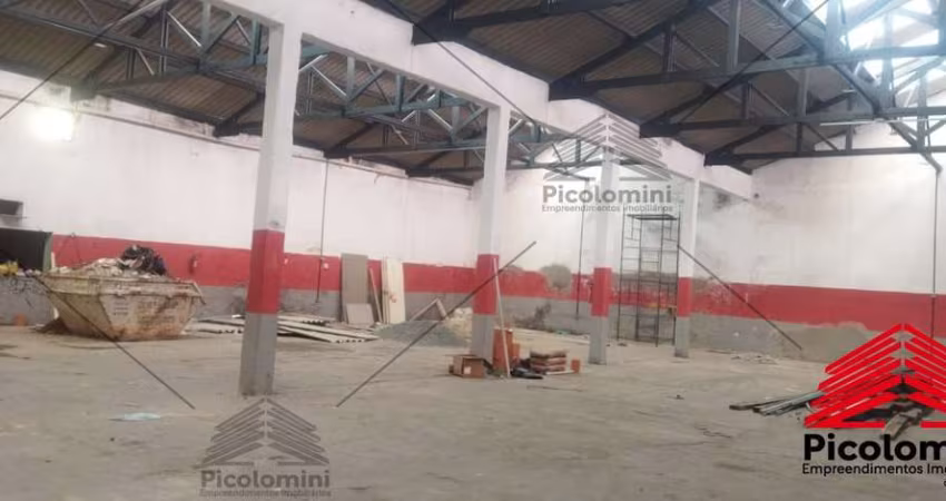 Galpão reformado para locação na Mooca de 586m², 2 banheiros, escritório, pé direito Alto