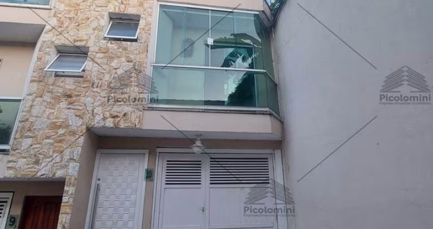 Imperdível: Casa com 2 suítes na Vila Carmosina, São Paulo-SP, 97m², 2 vagas de garagem. Agende sua visita!