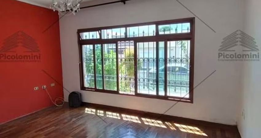 Casa Térrea a venda na Mooca de 200m², 3 quartos, 2 banheiros, lavanderia, área de serviço, sala grande, cozinha