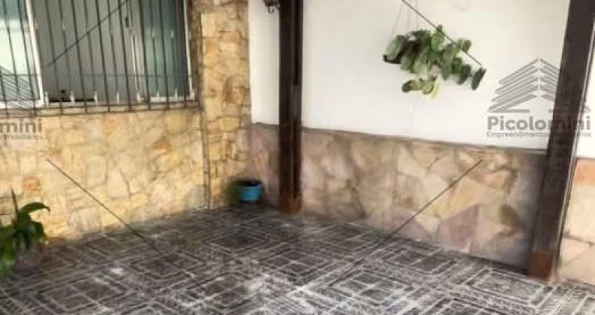 Casa Térrea para venda ou locação no Tatuapé com 3 quartos, 2 salas, 1 banheiro com hidro, lavabo, 2 vagas, 137m². quintal com churrasqueira