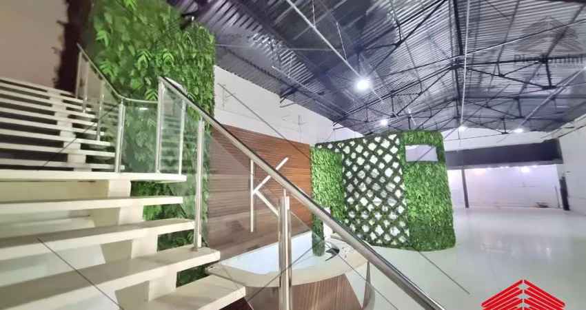 Galpão para locação  Parque da Mooca de 1.300m², 16 banheiros, 8 metros de pé direito, entrada de caminhão, escritório, cozinha, refeitório, reformado