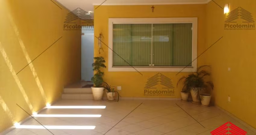 Sobrado de alto padrão a venda e locação com 3 quartos, 1 suíte e 4 vagas na Mooca 240 m²