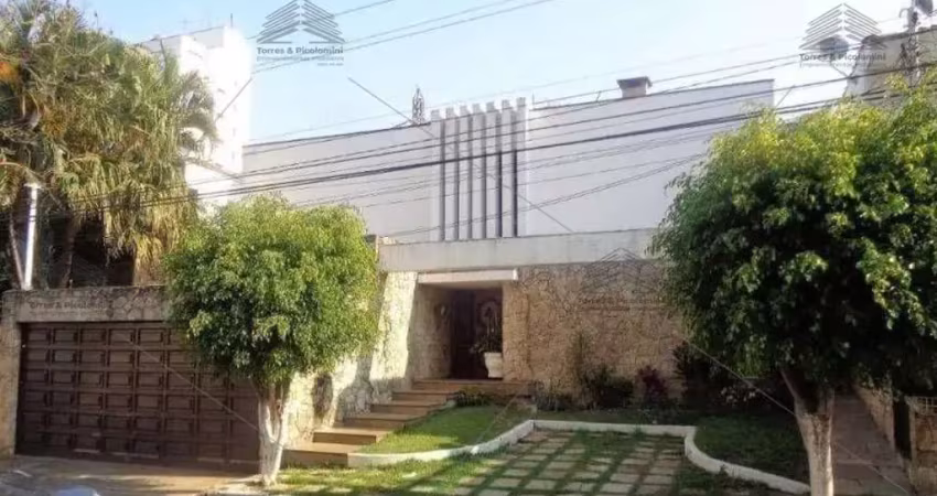 Sobrado a venda de 750 m² na Mooca, 5 dormitórios, 1 suíte, 2 banheiros, lavanderia, varanda, moveis planejados, ar condicionado, closet, banheira
