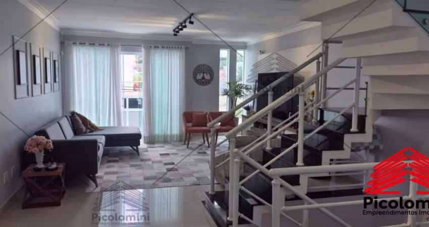 Sobrado à venda na Moóca, 3 quartos, 1 suíte, sala ampla, lavabo,  3 banheiros, 4 vagas, Quintal no fundo com Churrasqueira, 168m². Venha conferir!