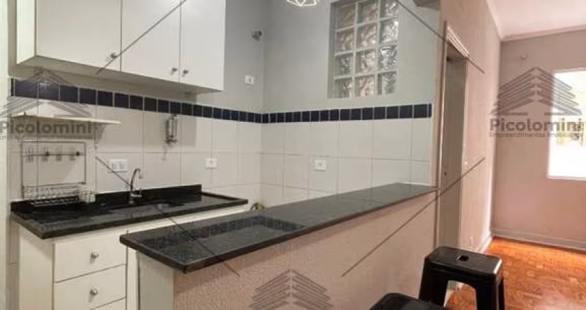 Apartamento a venda no Centro de Sâo Paulo, Rua Joâo Adolfo, 40 m2 , 1 dormitório, a 200 metros do Metro Anhangabau.