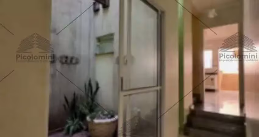 Sobrado a venda no jardim independência, 3 dormitórios com 1 suite, 2 vagas, 3 banheiros, a 900 metros da estação oratório do metrô