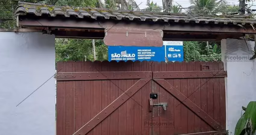 Casa de praia em maresias a 150 mts a pé da praia, terreno de 605 mts com área construída de 320 m², 5 quartos 5 banheiros 4 vagas, churrasqueira.