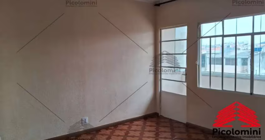 Sobrado para a locação na vila santa clara, 3 quartos, 1 banheiro e 1 sala com 50m.