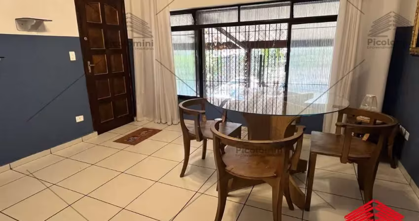 Casa terrea a venda na rua barretos, mooca, 102m,  quartos, 2 banheiros, 2 vagas de garagem, lavanderia, quintal e corredor com escada e lage no fundo