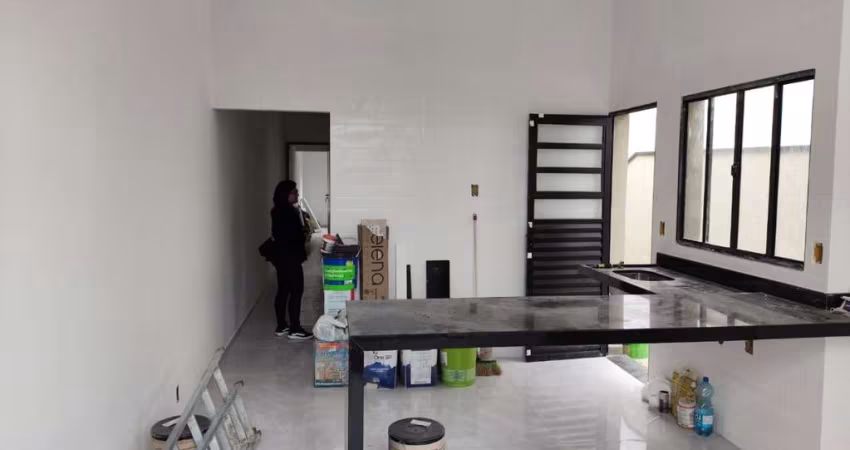 Essa casa conta com uma arquitetura moderna e sofisticada