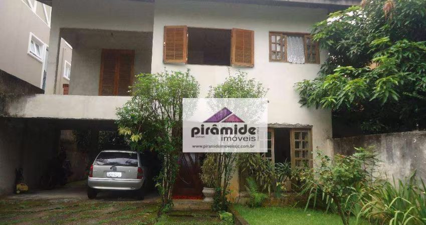 Casa com 5 dormitórios à venda, 300 m² por R$ 2.690.000,00 - Jardim Aquarius - São José dos Campos/SP