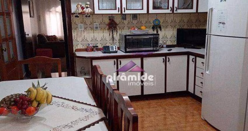 Casa com 3 dormitórios à venda, 177 m² por R$ 640.000,00 - Monte Castelo - São José dos Campos/SP