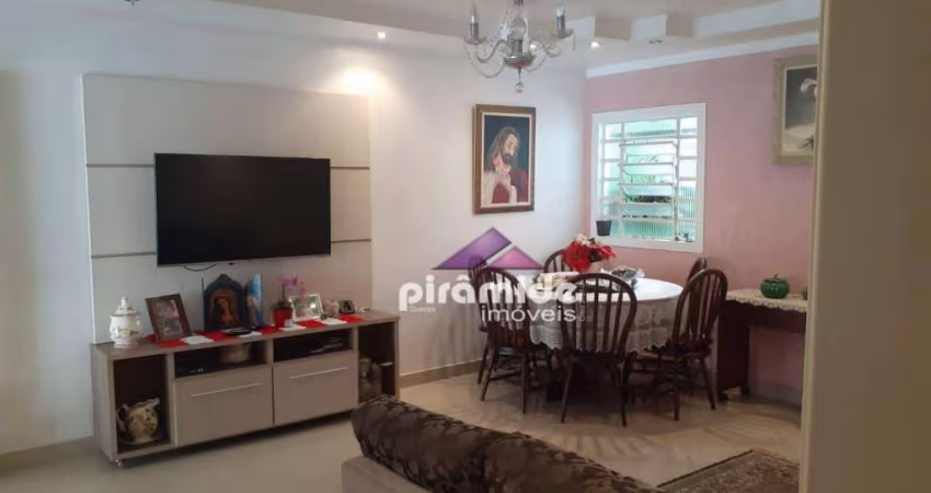 Casa com 3 dormitórios à venda, 250 m² por R$ 750.000,00 - Jardim Augusta - São José dos Campos/SP