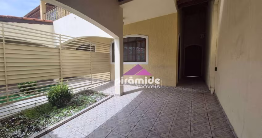 Casa com 3 dormitórios para alugar, 180 m² por R$ 3.155,32/mês - Vila Tesouro - São José dos Campos/SP
