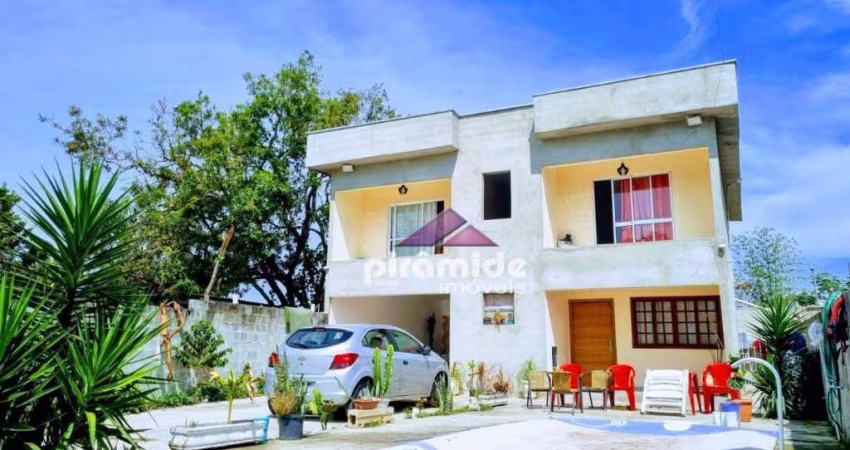 Casa Espaçosa com 5 Dormitórios, Piscina e Excelente Localização - Jardim Limoeiro, São José dos Campos/SP