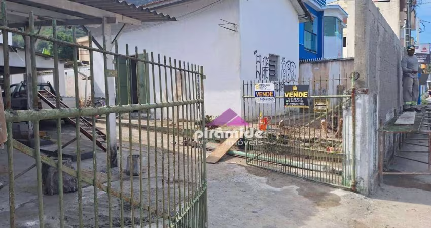 Casa com 5 dormitórios à venda, 504 m² por R$ 950.000,00 - Centro - Caraguatatuba/SP