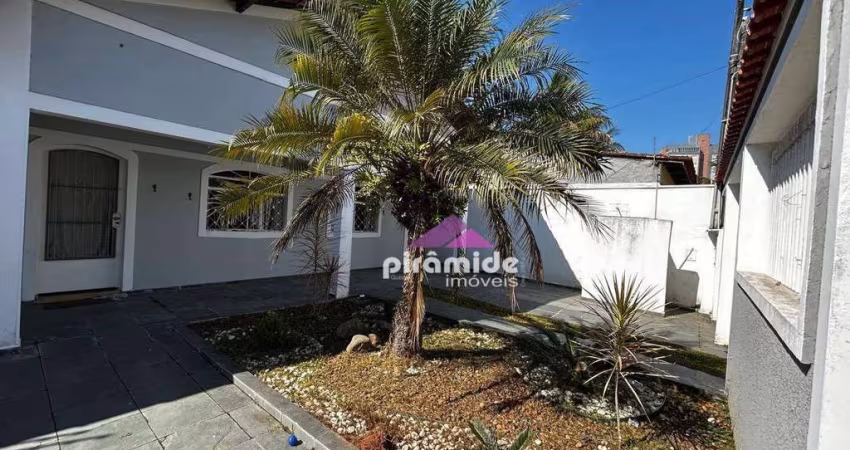 Casa com 4 dormitórios à venda, 208 m² por R$ 650.000,00 - Jardim Britânia - Caraguatatuba/SP