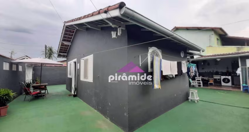 Casa com 3 dormitórios à venda, 107 m² por R$ 500.000,00 - Travessão - Caraguatatuba/SP