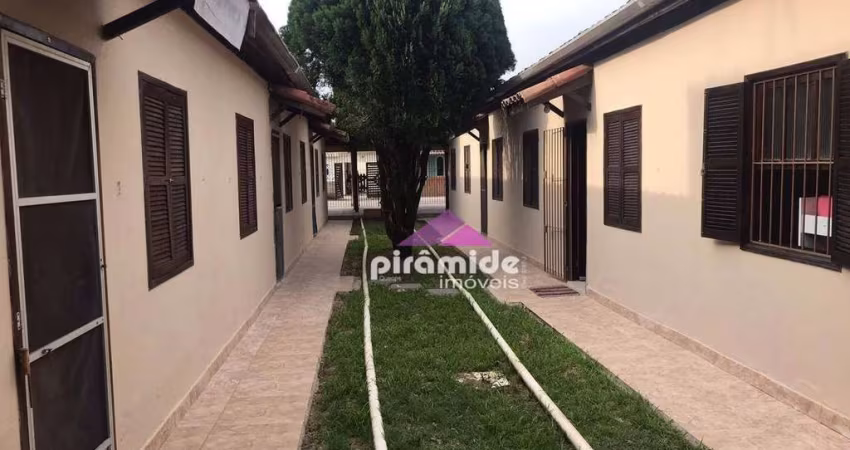 Casa com 2 dormitórios à venda, 50 m² por R$ 240.000,00 - Praia das Palmeiras - Caraguatatuba/SP