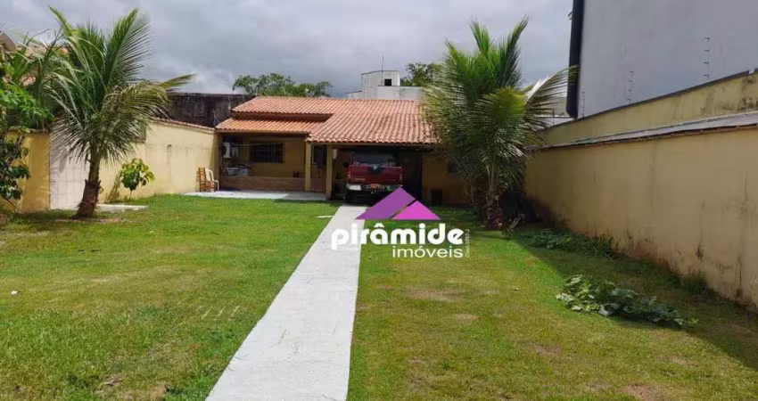 Casa com 2 dormitórios à venda, 110 m² por R$ 595.000,00 - Pontal de Santa Marina - Caraguatatuba/SP