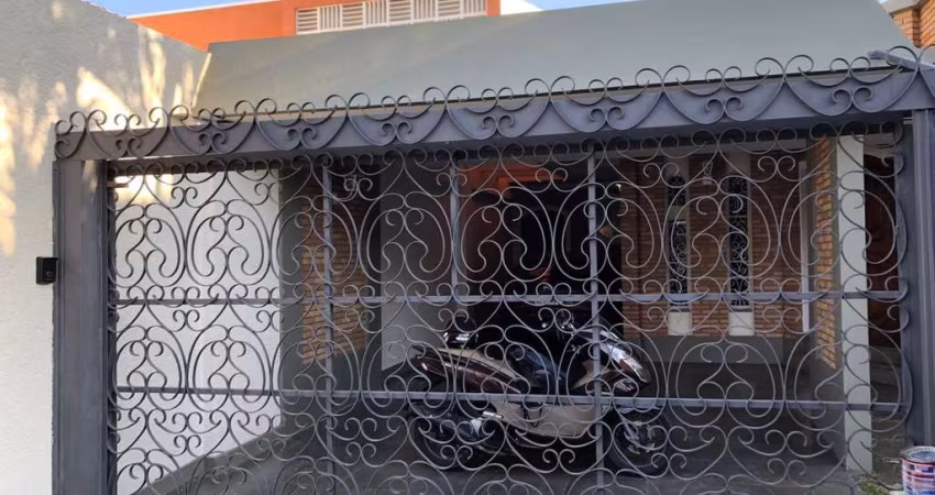 Casa 3 dormitórios para Venda em Atibaia, Centro, 3 dormitórios, 1 suíte, 3 banheiros, 3 vagas