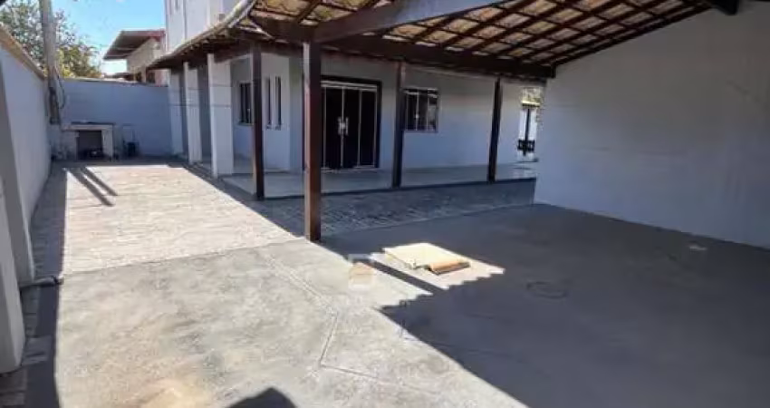 Casa para Venda em Saquarema, Gravatá, 3 dormitórios, 1 suíte, 2 banheiros, 2 vagas