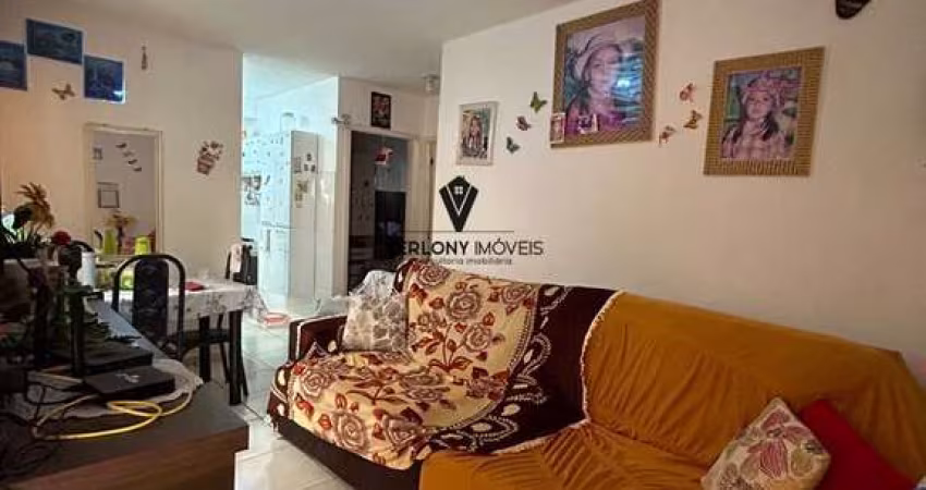 Apartamento térreo com 2/4.