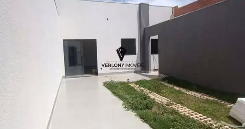 Casa 2/4 com suíte, no Bairro Planalto.