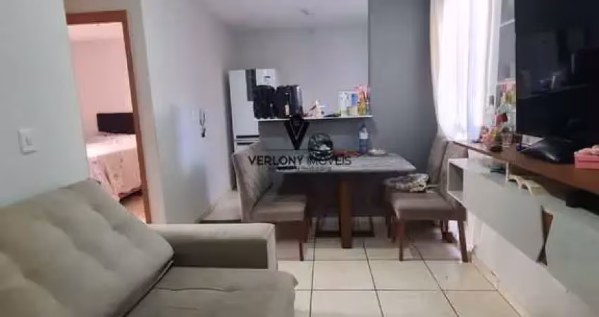 Apartamento térreo 2/4 com uma área privativa extra no bairro jardim holanda
