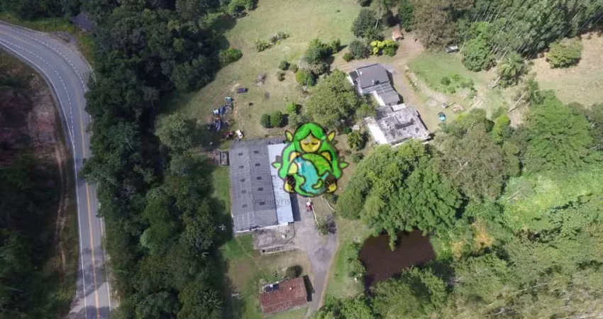Sítio à venda, próximo ao Bairro do Cedro, Paraibuna, São Paulo.