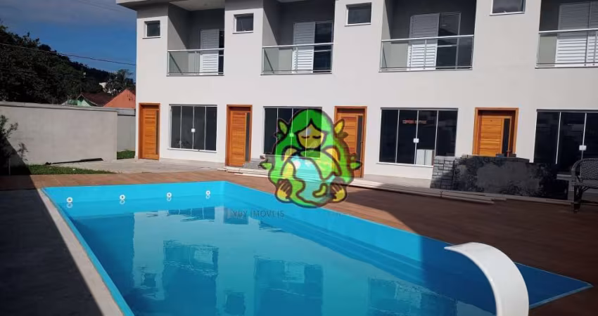 Sobrados em condomínio à venda, na Praia do Massaguaçu, Caraguatatuba, SP.
